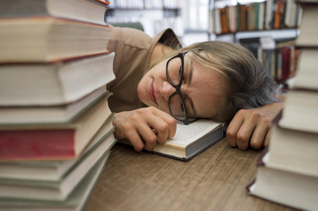 Le Sommeil, un Pilier pour l’Apprentissage des Langues : Comment Mieux Assimiler en Dormant